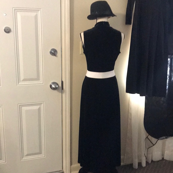 Very stunning dress perfect for that dinner date! - Picture 3 of 3